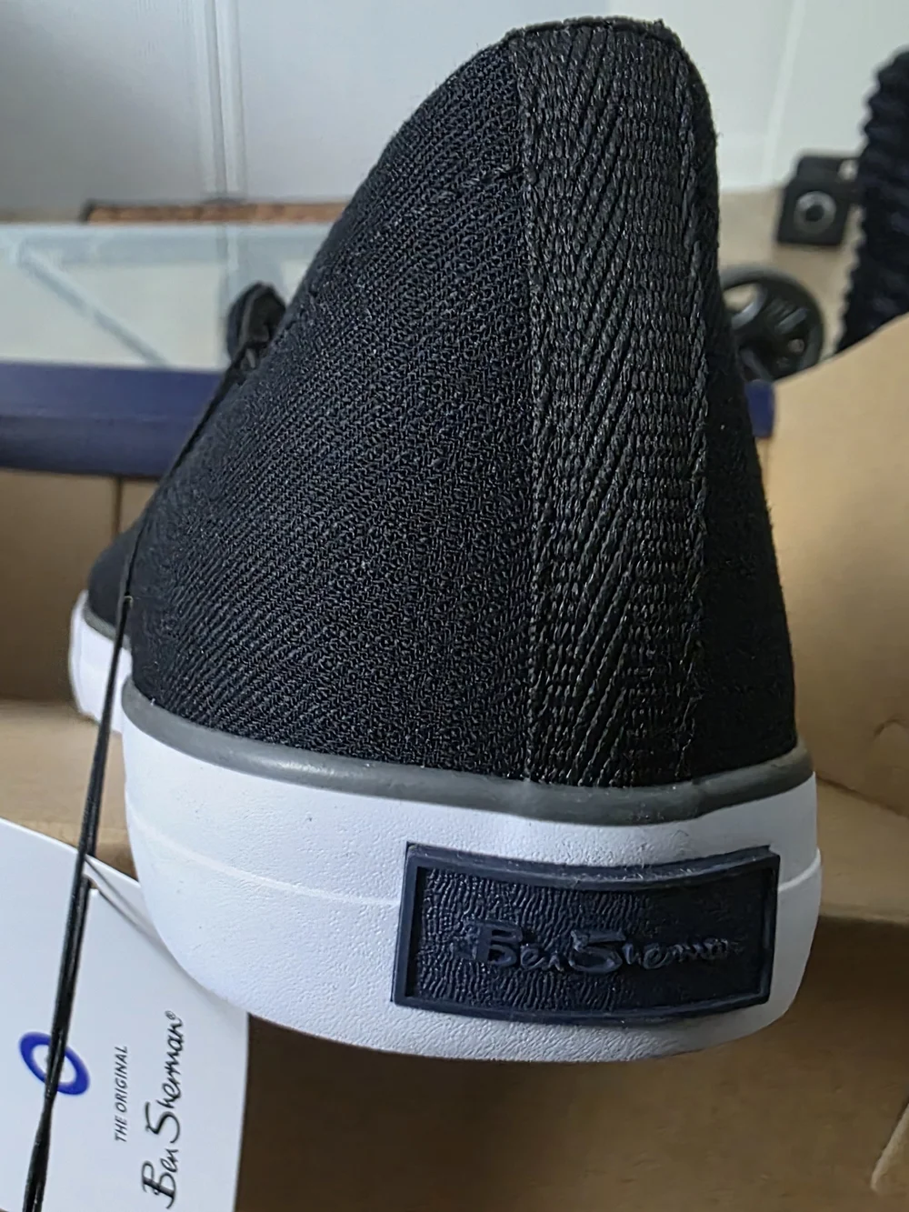 Black Men's Low-Top Canvas Sneakers
